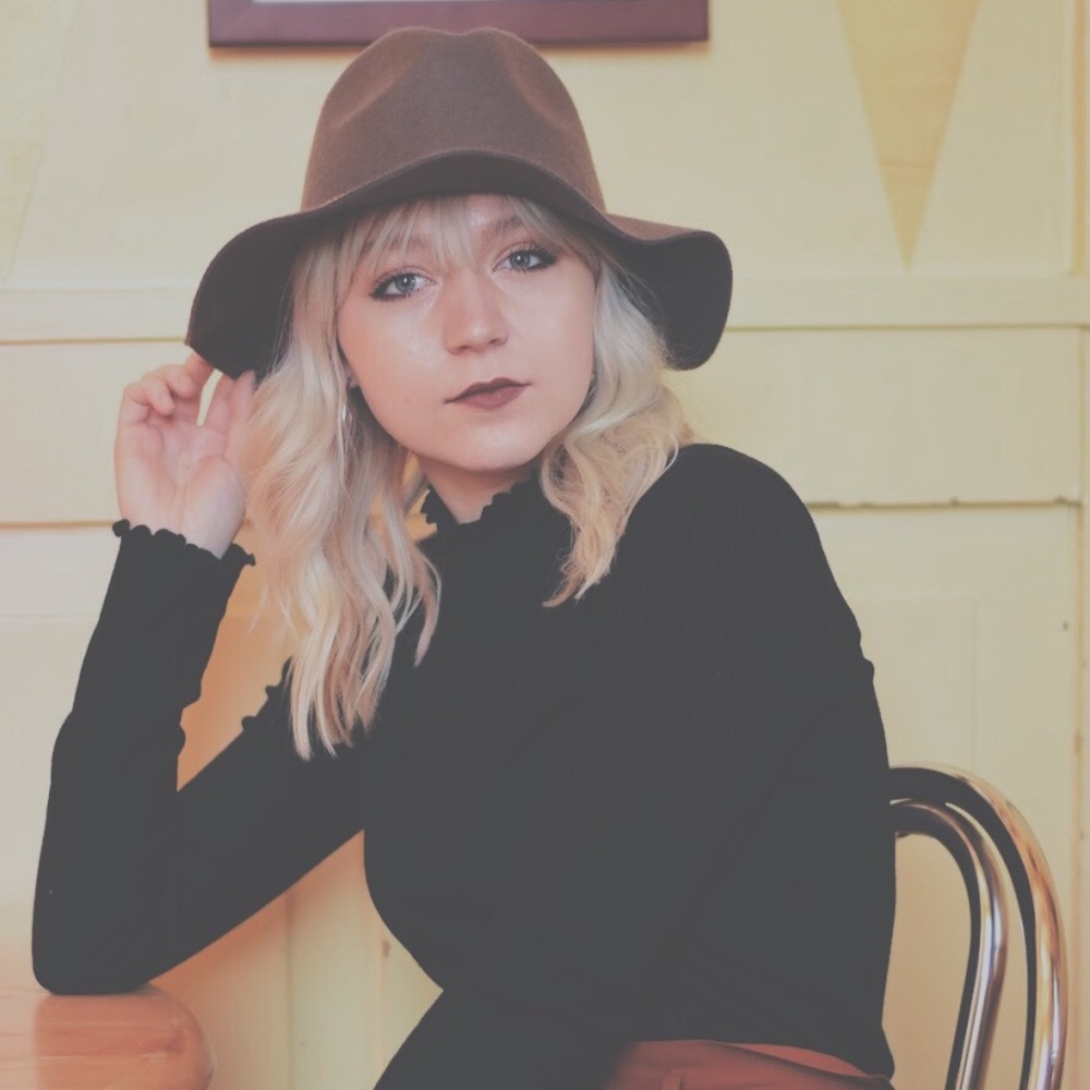 Meet your Posher, Katelyn